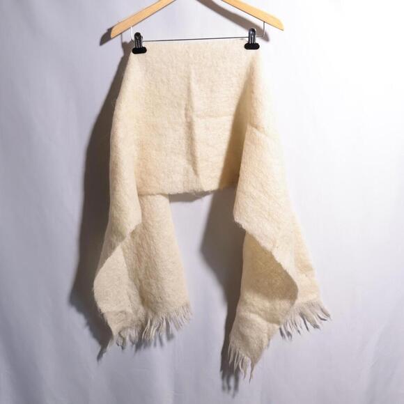 Vintage 60s Glentana Mohair Pile Scarf Ivory Cream Mohair Blend Made in Scotland - Picture 1 of 4